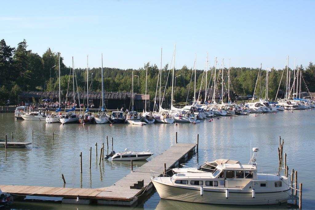 Peterzens Boathouse Villa Laupunen Exteriör bild